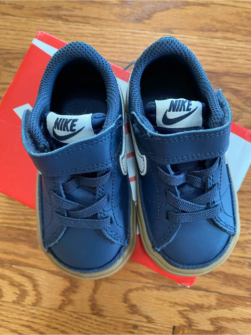 Nike Court Legacy